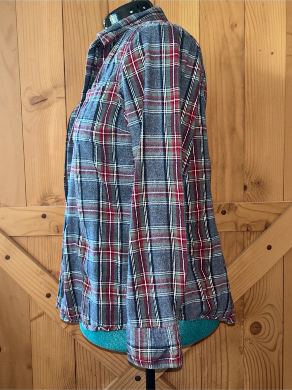 L.L.Bean Women’s Slightly Fitted Plaid Flannel Button Down Shirt Large - Picture 4 of 11
